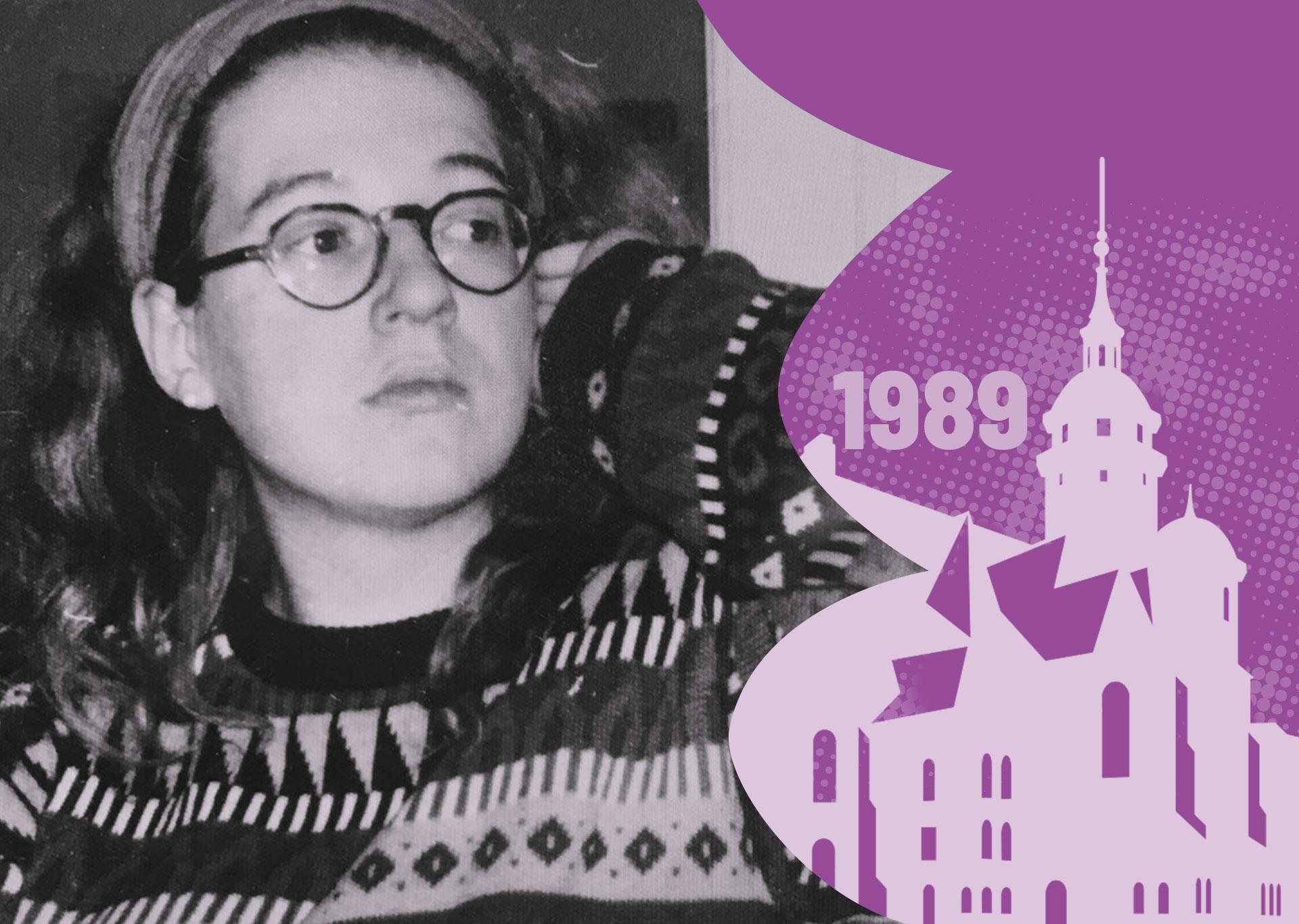 Porträtfoto von Katrin Hattenhauer mit Brille und gemustertem Pullover, daneben lilafarbene Grafik der Nikolaikirche Leipzig mit der Zahl 1989.